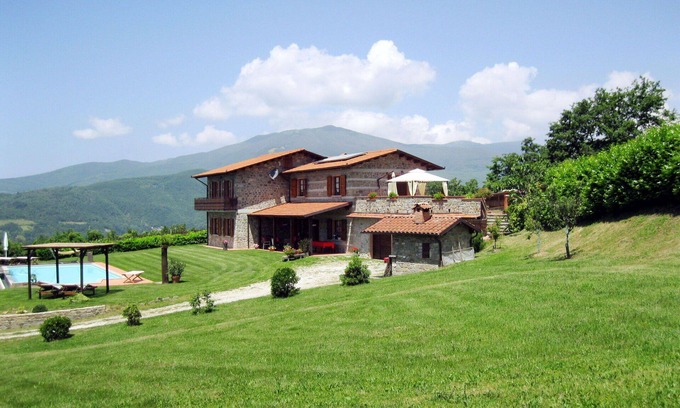 Caprignana Villa | Wonderful villa for 8 people with private pool, WIFI, TV, patio and parking