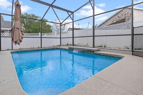 Weston Hills House | Wonderful Weston Hills Villa SE Facing Pool