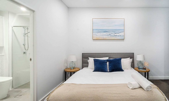 Wollongong CBD Apartment | Wonderful Wollongong with Parking
