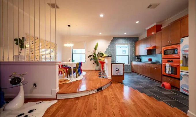 East Downtown Houston House | Wonderhaus Houston - The Pop Modern Experience
