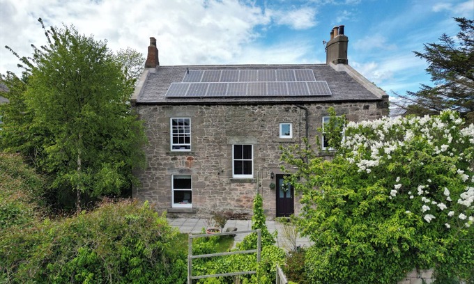 Tweedmouth Cottage | WONDERLAND, pet friendly in Tweedmouth, Berwick-Upon-Tweed