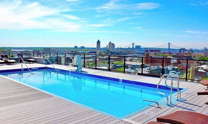 Olde Kensington Apartment | Wondrous 1BR Apartment with Rooftop Pool in NoLibs