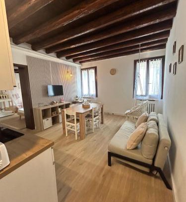 Rovigo Apartment | Wood 32 family -jvapartmentRovigo