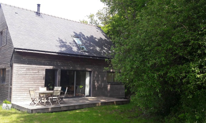 Larmor-Baden House | Wood-frame architect house: ecology and thermal comfort. Close to beach.