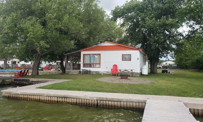 Lavigne Cottage | Wood Pecker #12 lake side 4 Bedroom cottage