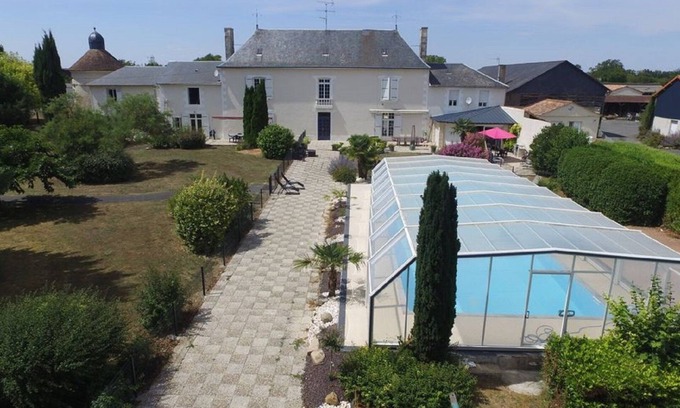 Chabournay Cabin | Wooden caravan on large estate with swimming pool - for 4 people