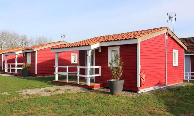Signy-lAbbaye Apartment | Wooden chalet in Signy-lAbbaye