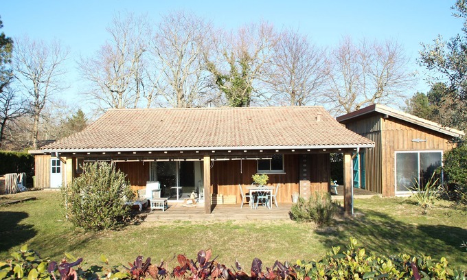 Hourtin Port House | Wooden house by the sea