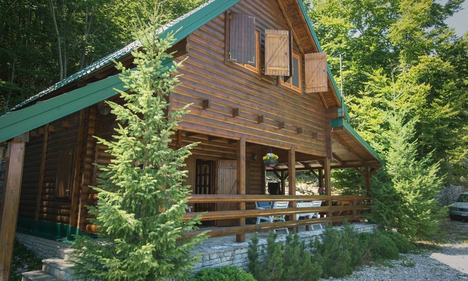 Cetinje House | Wooden house Stevan (near National Park Lovćen)