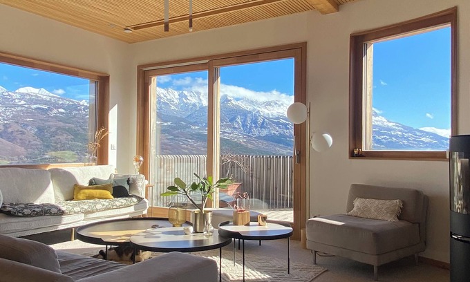 La Batie-Vieille House | Wooden house with garden 15 minutes from Lac de Serre-Ponçon and Gap golf course