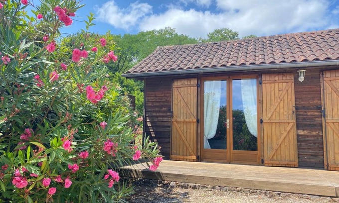 Saint-Chamassy Cottage | Wooden house with private pool, Wifi near Dordogne highlights