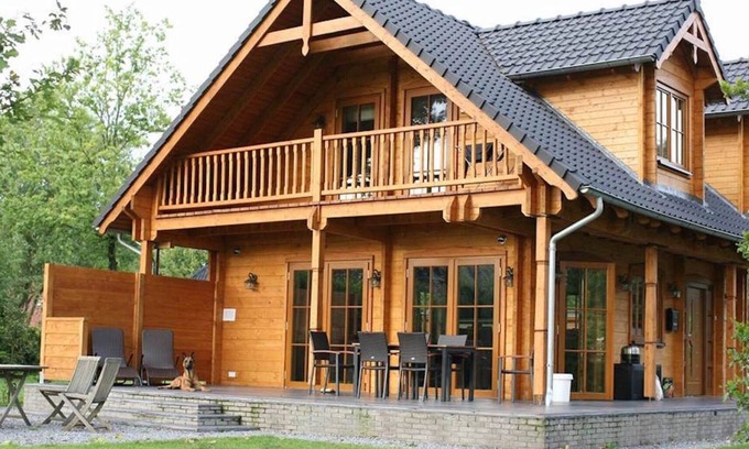 Linde Villa | Wooden Villa Dirk with Wi-Fi, Garden, Balcony, Terrace & Sauna