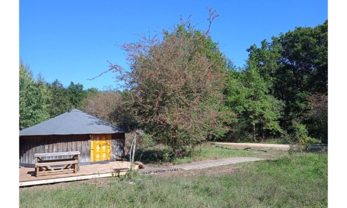 Gennes-Val-de-Loire Cabin | Wooden yurt La Citrolle in Le Thoureil, Maine & Loire
