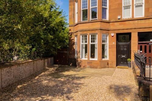 Shawlands Apartment | Woodford Street