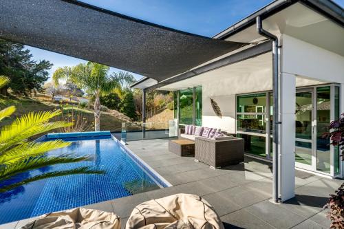 Havelock North House | Woodford Views - Havelock North Holiday Home