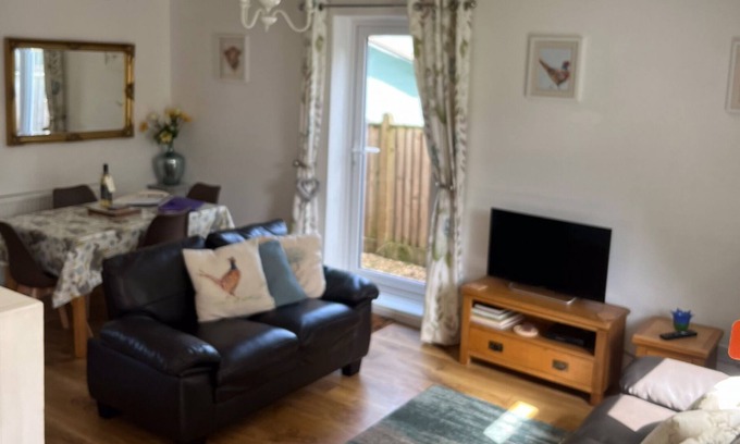 Henfield Cottage | Woodhouse Holiday Cottages, Oak Cottage