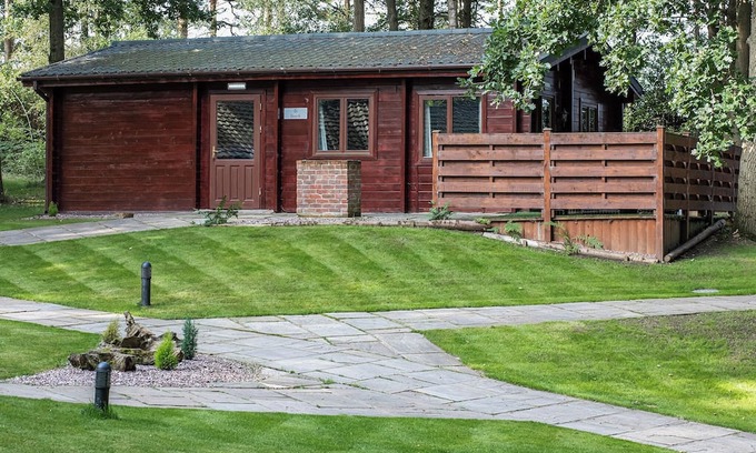 Overton-on-dee Ski Chalet | Woodland Beech Lodge