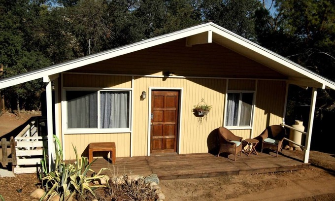 Wofford Heights House | Woodland Cottage near the lake and river