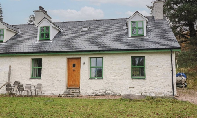 Arisaig House | WOODLAND COTTAGE, family friendly, country holiday cottage in Arisaig