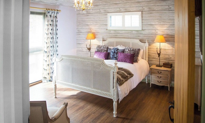 Dukeries Mill Ski Chalet | Woodland Escape 1 Bed