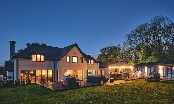 Belbroughton Cottage | Woodland House - Luxury Cottages
