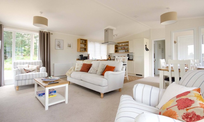Acomb Apartment | Woodland Lodge - With Hot Tub - Dog Friendly