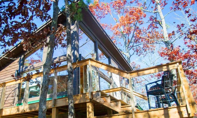 Bryson City Cabin | Woodland Loft 2 - Modern-Industrial Mountain Getaway for Two