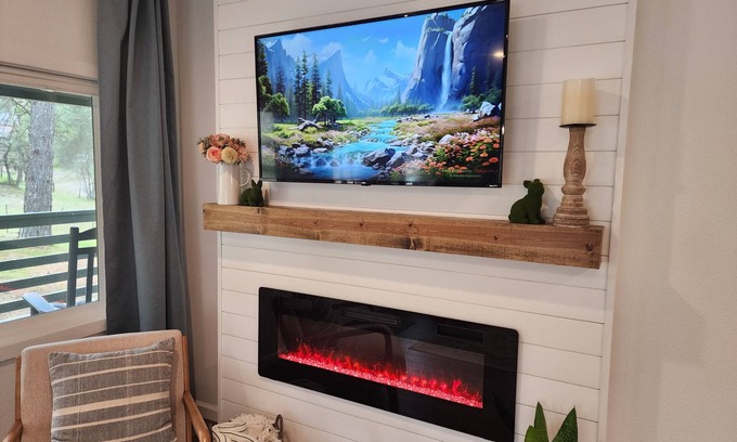 Mariposa House | Woodland Pines