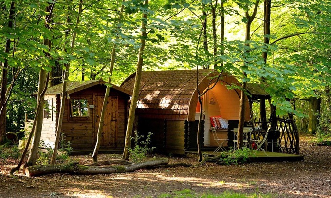 Penwood Ski Chalet | Woodland Pod near Highclere Castle