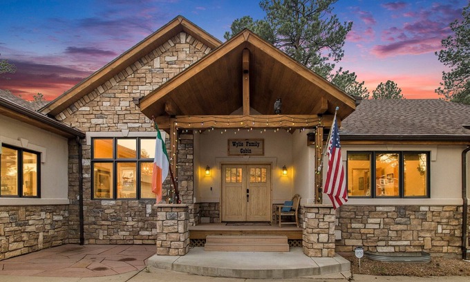Perry Park House | Woodland Retreat 1 Acre Game Area Huge Yard