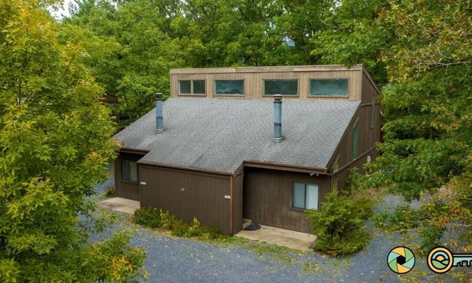 Basye House | Woodland Retreat (#98A) | Quiet area | Minutes to Bryce Resort!