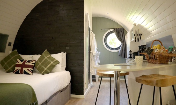 Aldborough Apartment | Woodland Retreat (Deer's Glade)