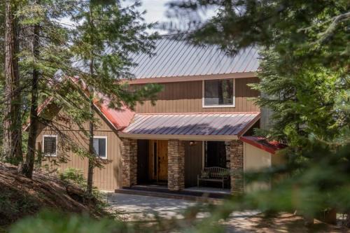 Dogwood Mountain House | Woodland Retreat - Horse-friendly