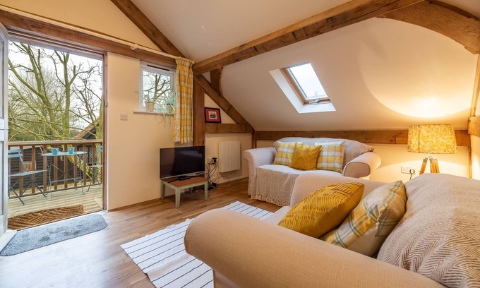 Woodbridge House | Woodland Retreat Lodge, Brundish