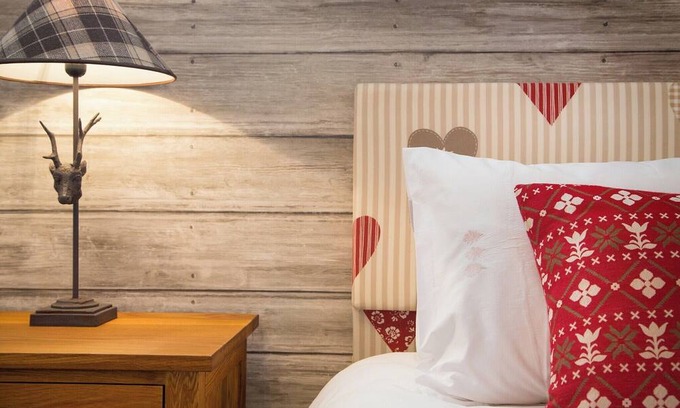 Dukeries Mill Ski Chalet | Woodland Rustic Pet Friendly 2 Bed