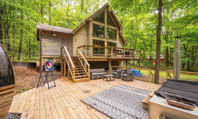 Berkeley Springs Cabin | Woodland Sauna + Arcade, Minutes to Town.