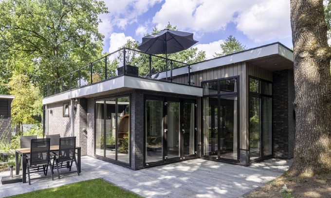 Bosgebied Hoenderloo House | Woodland Stay with Heated Pool