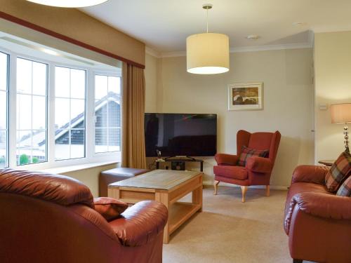 Cwrt House | Woodland View Bungalow 2 - Uk10493