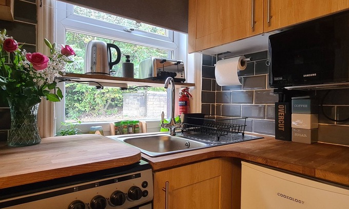 Hebden Bridge House | Woodland View by the Canal Hebden Bridge