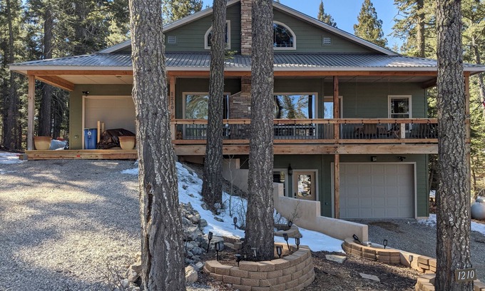 Cloudcroft Ski Chalet | Woodlands Chalet: Forest, Luxury, Parking, Bedrooms w/Ensuite Bathrooms, CLEAN