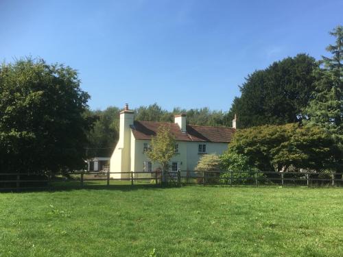 Wickham Bed & Breakfast | Woodlands Cottage Farm