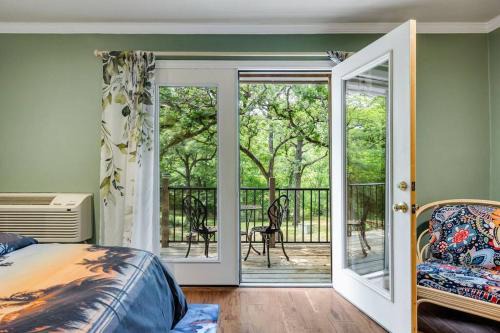 Oak Point House | Woodlands Vacation Home in Little Elm/Frisco TX