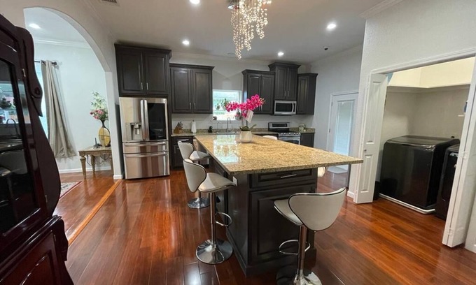 Midtown House | Woodlawn Main-House Downtown SA