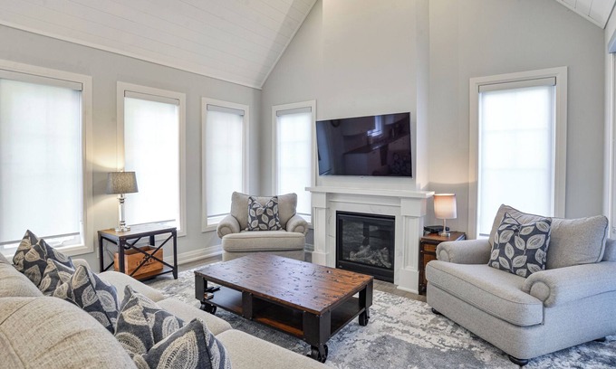 Minett House | Woodmere Cottage (#7)