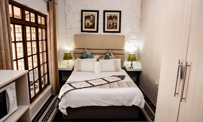 Ficksburg House | Woodpecker Guesthouse