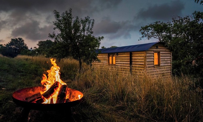 Alfriston Cabin | Woodpecker Hill - Apple Orchard in Alfriston