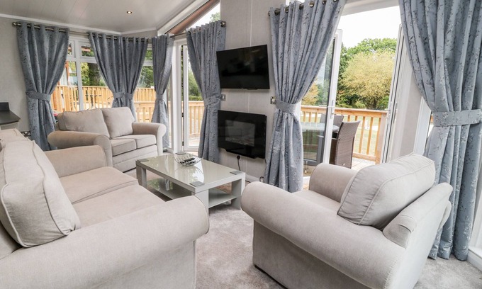 Black Torrington Cottage | Woodpecker Lodge