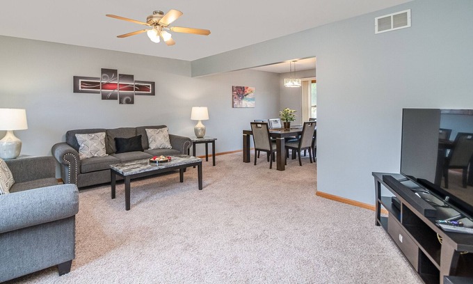 Woodridge House | Woodridge Rental
