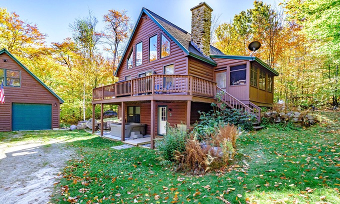 South Pond Shores Ski Chalet | Woodroad Chalet- Ski house close to water, Hot tub, large lot