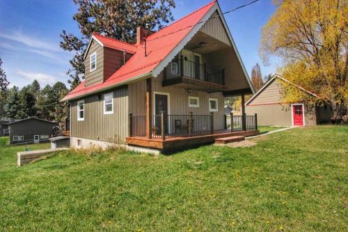 Woods Bay Ski Chalet | Woods Bay Chalet